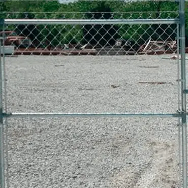 Delimitación con malla ciclónica